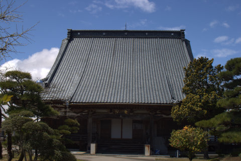 慶念寺本堂遠景